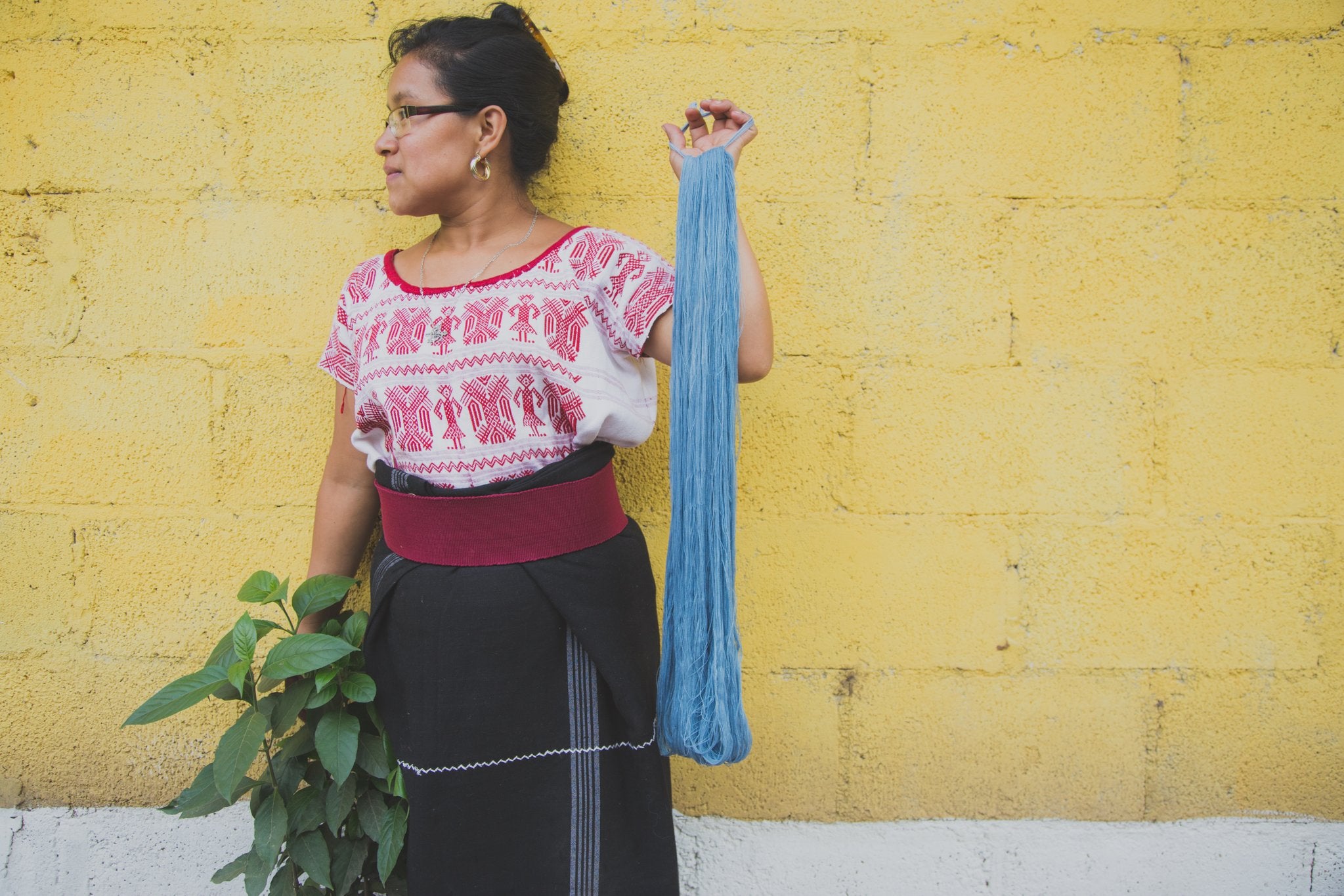 tradional dying process for weavings www.ixcheltriangle.com