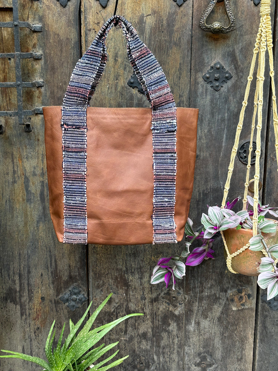 The Wanderer Tote - Leather