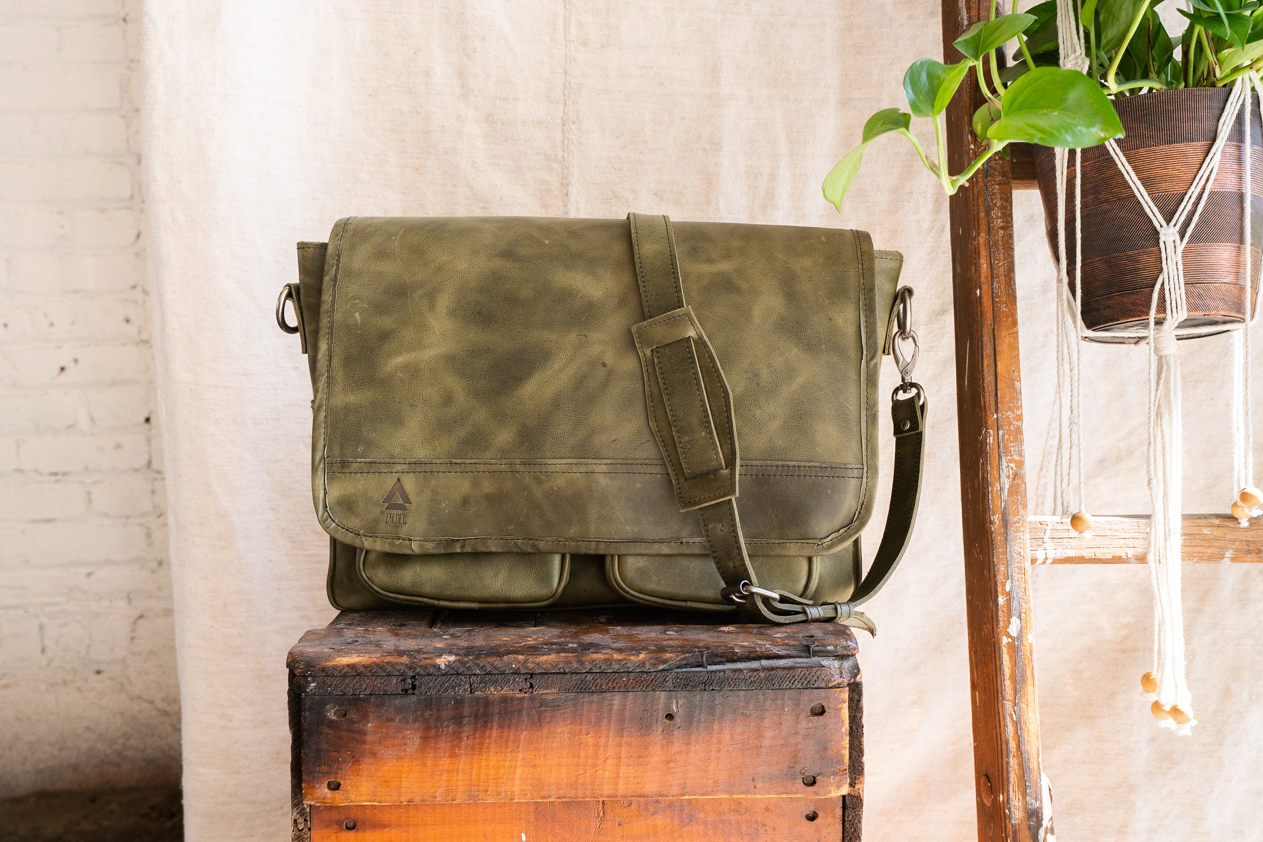 K'at Camera Bag - IXCHELTRIANGLE