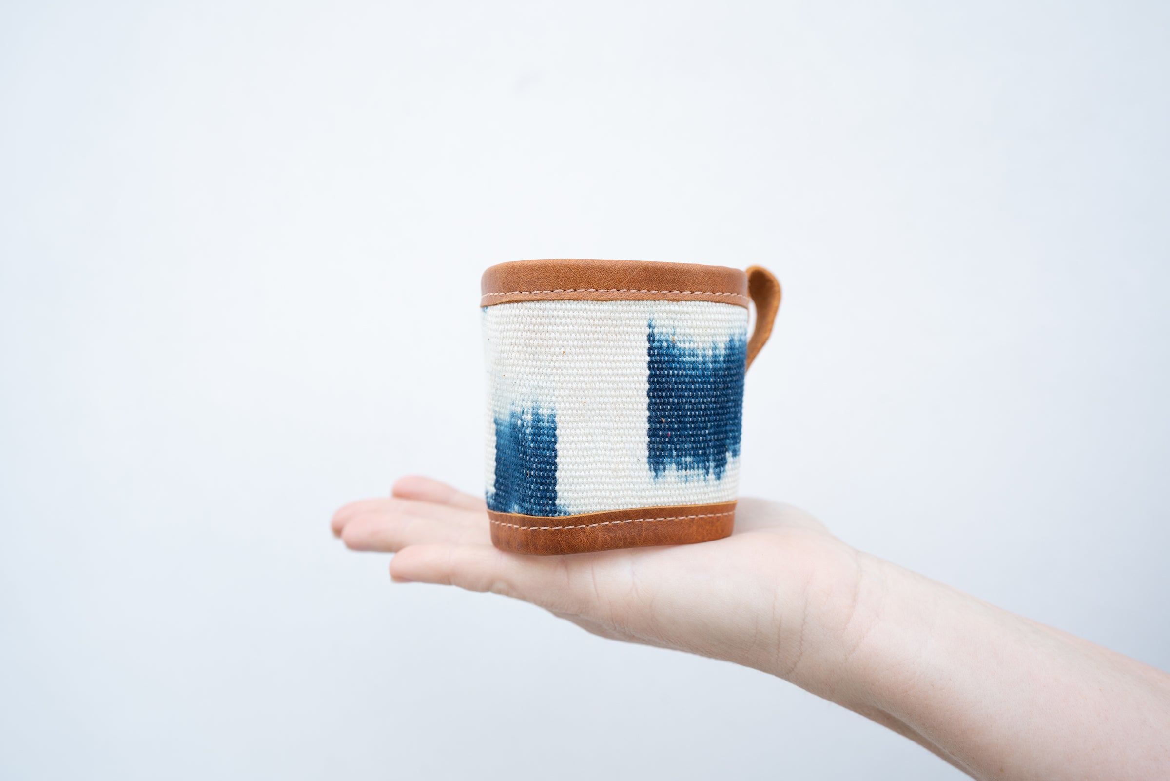 coffee sleeve 100 - IXCHELTRIANGLE