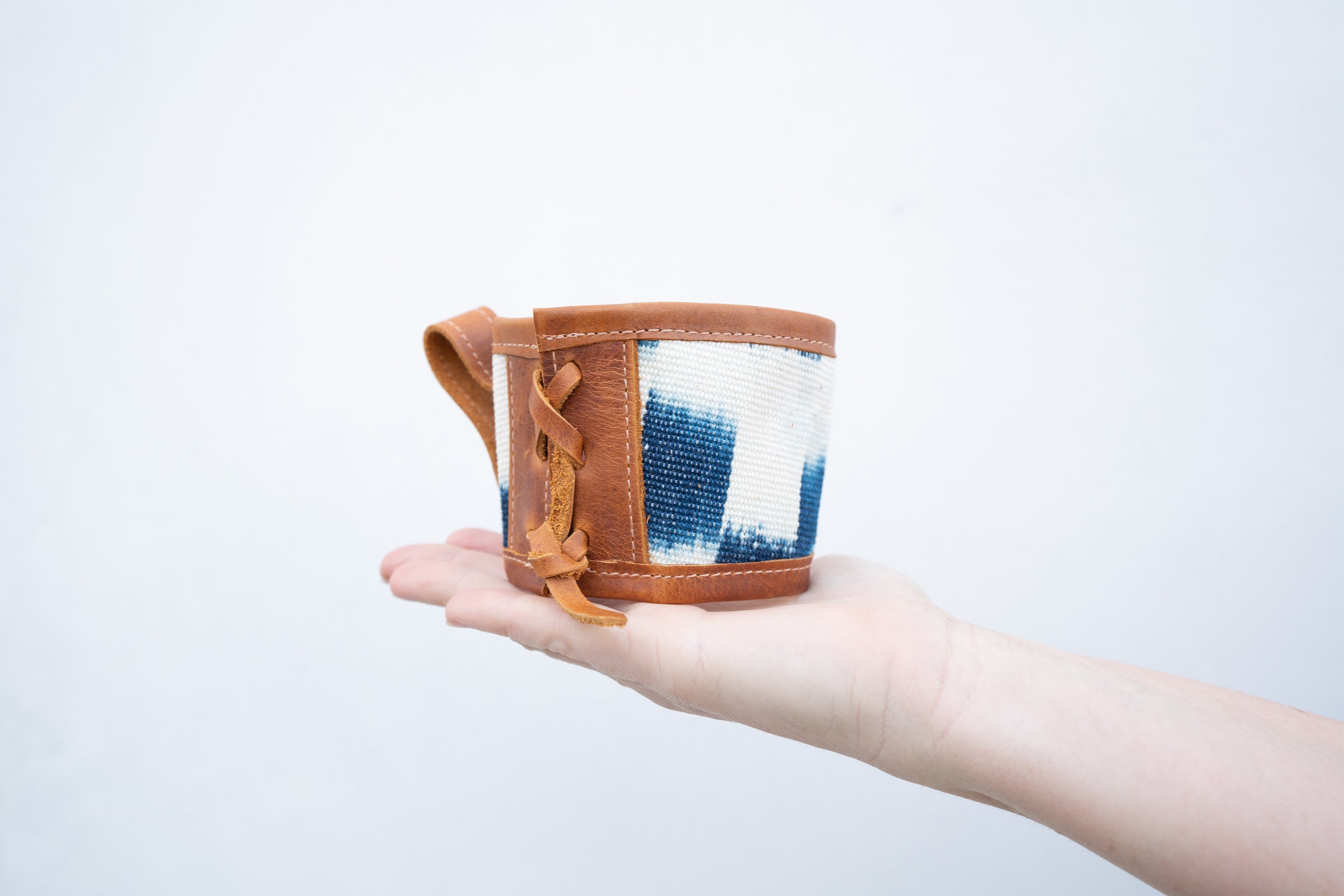 coffee sleeve 100 - IXCHELTRIANGLE