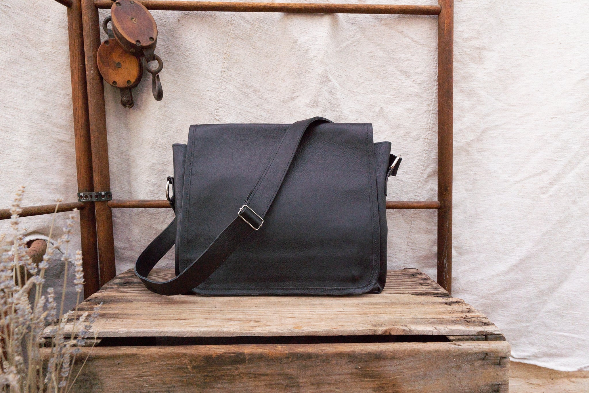 K'at Messenger Bag - IXCHELTRIANGLE