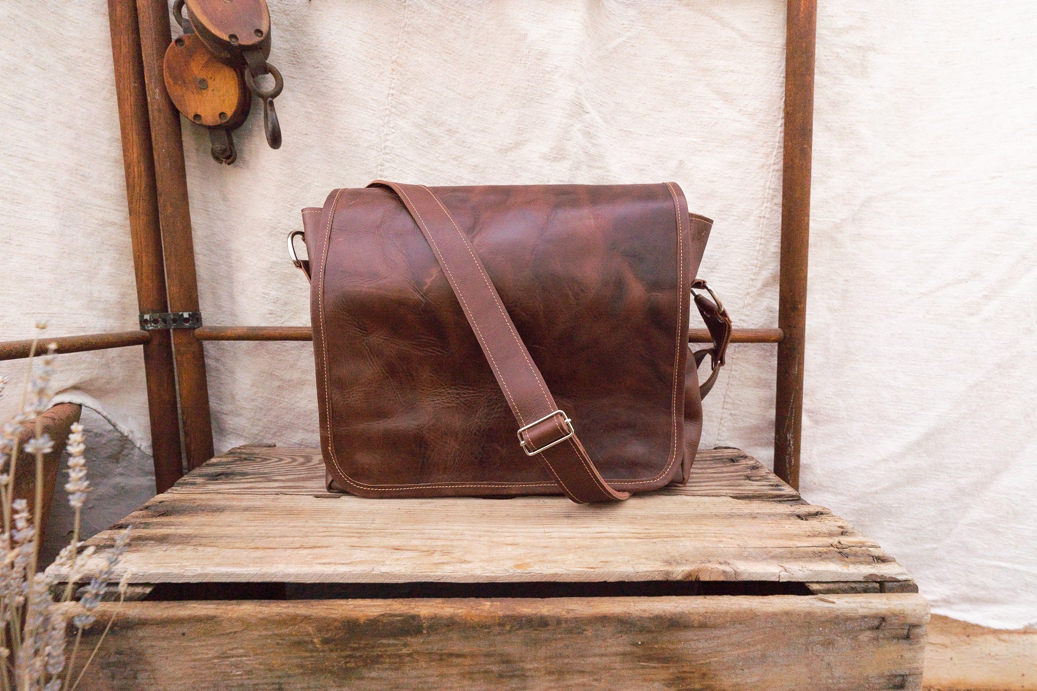 K'at Messenger Bag - IXCHELTRIANGLE