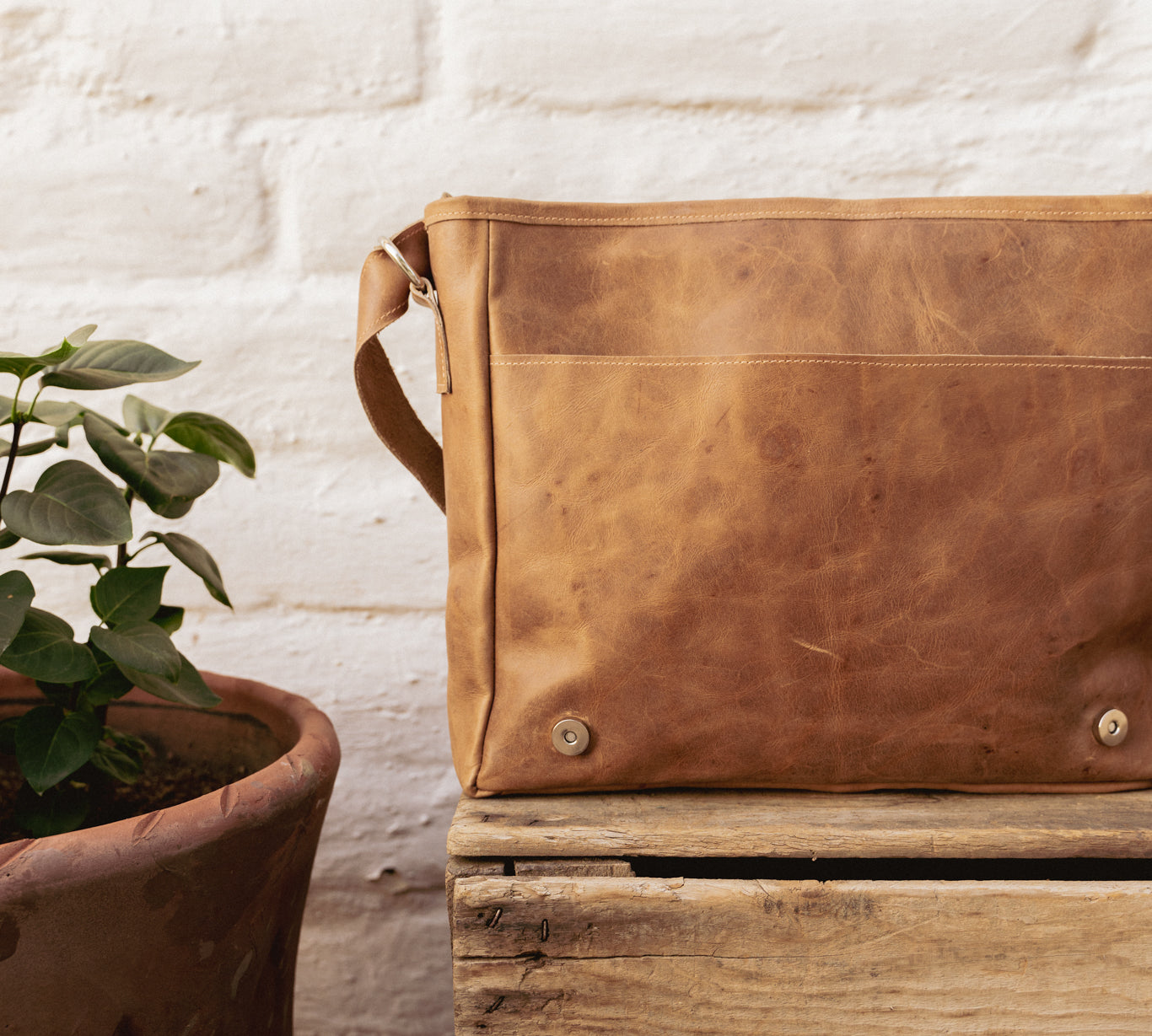 K'at Messenger Bag - IXCHELTRIANGLE